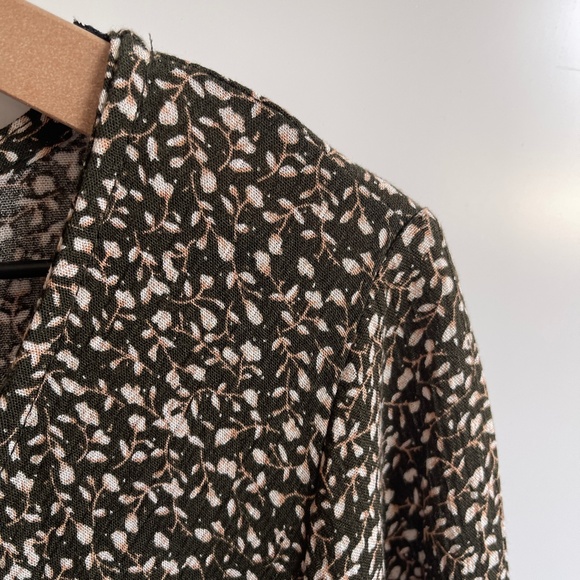 Sadie & Sage Bell Sleeve V-Neck Blouse Size Small - Picture 2 of 7